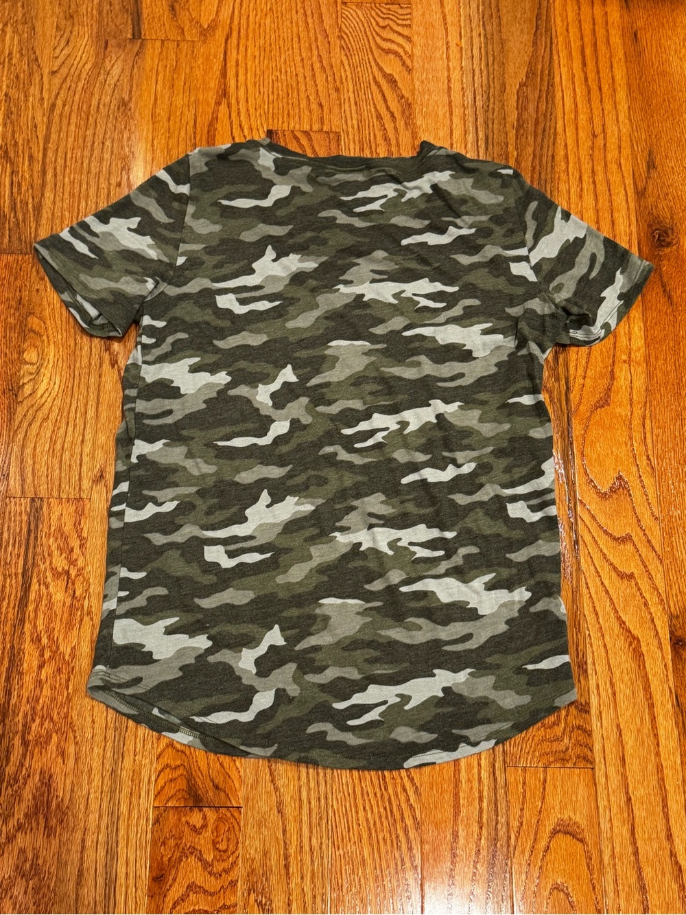 PINK Victoria’s Secret Camo Tee Shirt Green Gray Camouflage Size M - Picture 2 of 5